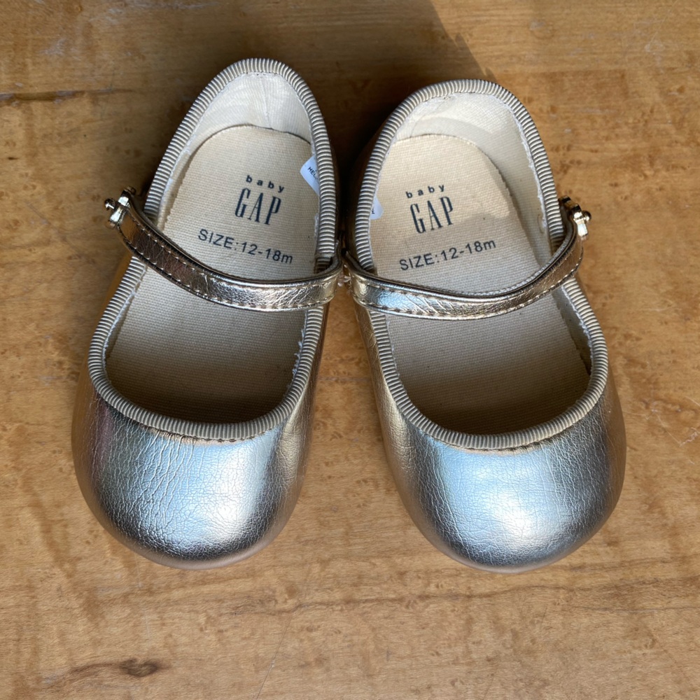Baby GAP Metallic Gold Toddler Ballerinas size 12-18 months